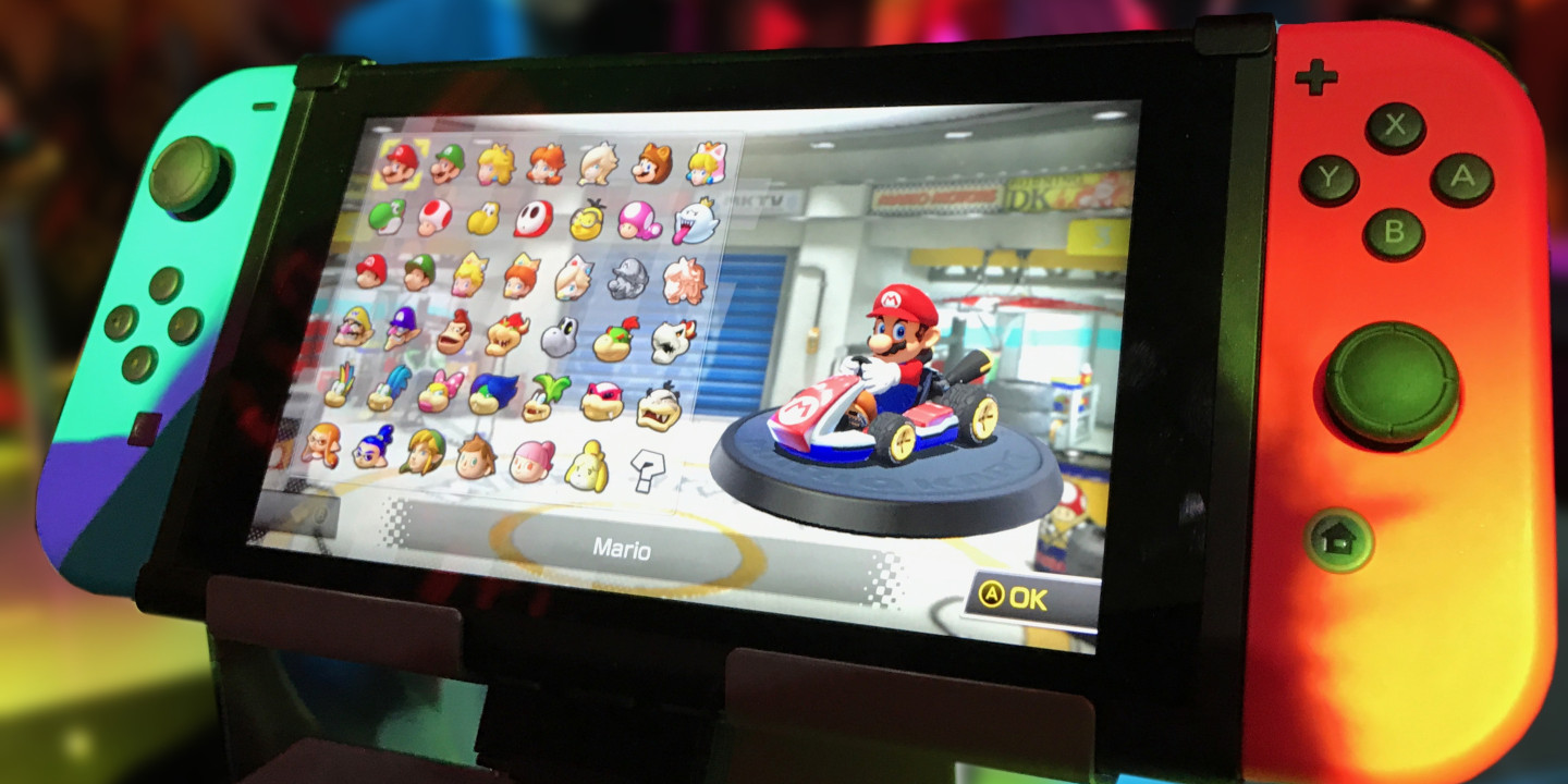 Gaming-Konsole mit edem Spiel MArio-Kart